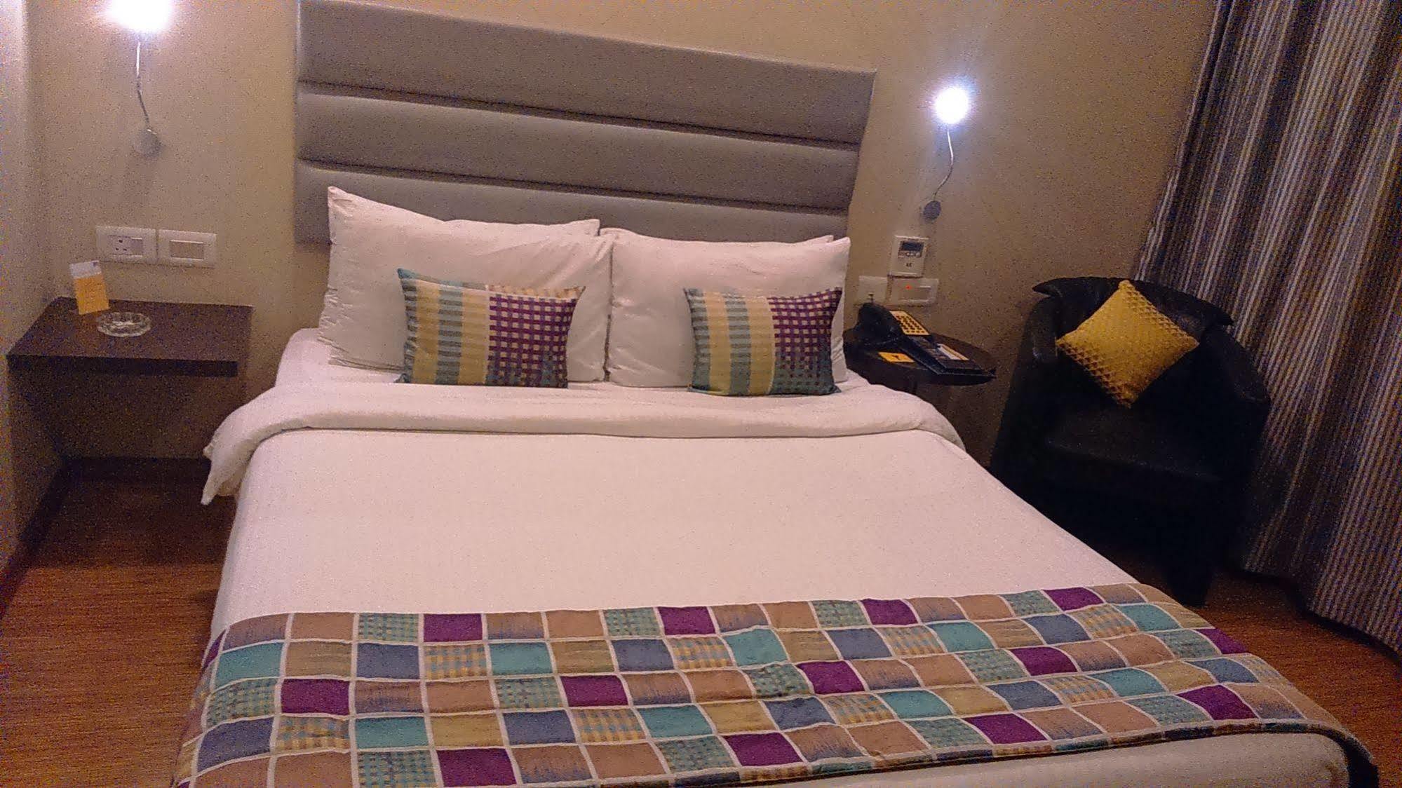 คีย์ ซีเล็ค บาย เลมอนทรีโฮเทล ไวท์ฟิลด์ เบงคลูรู Hotel บังกาลอร์ ภายนอก รูปภาพ